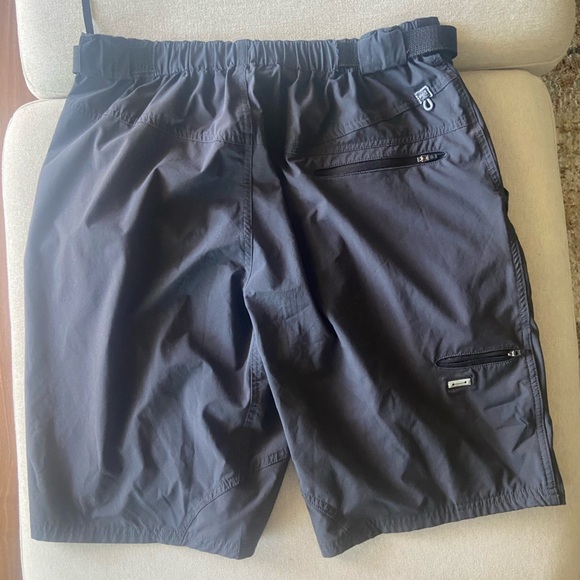 Zoic mountain biking shorts - Picture 2 of 4